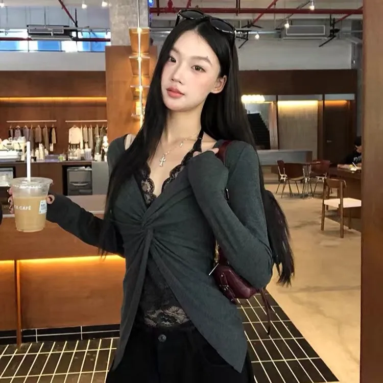 纯欲辣妹风假两件蕾丝挂脖t恤女秋季新款性感扭结开叉修身上衣ins
