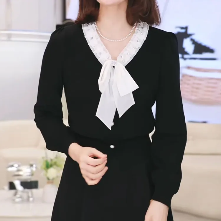 小香风气质轻奢高级感针织衫女早秋新款显瘦时尚撞色系带V领上衣