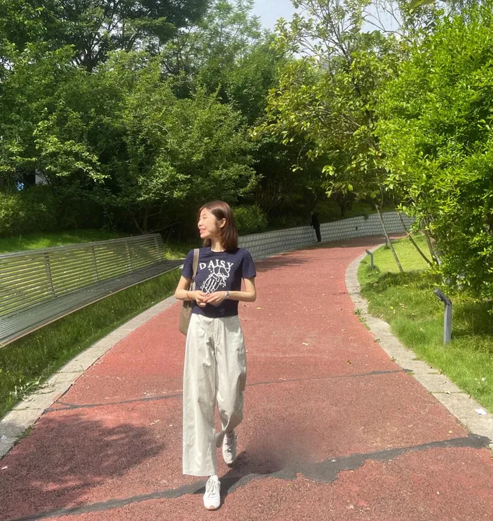 【夏夜微蓝】韩系休闲风慵懒气质藏青色印花上衣短袖T恤杏色长裤女