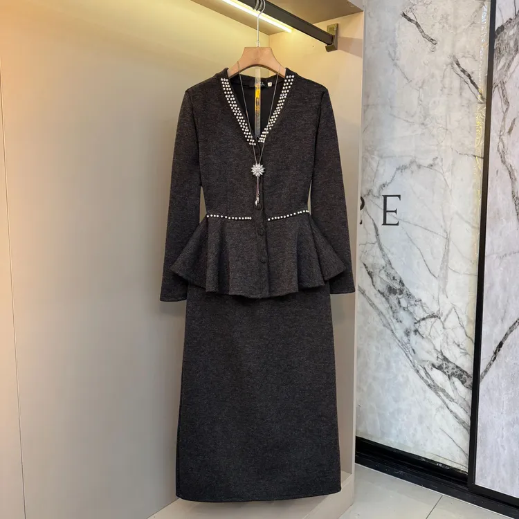2025复古设计感轻熟轻奢女人味减龄时尚气质上衣+半裙套装1715