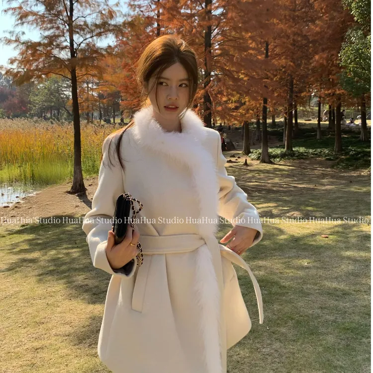 【花花】瑰丽香阀~千金白色毛毛真狐狸毛单面羊毛呢夹羽绒大衣