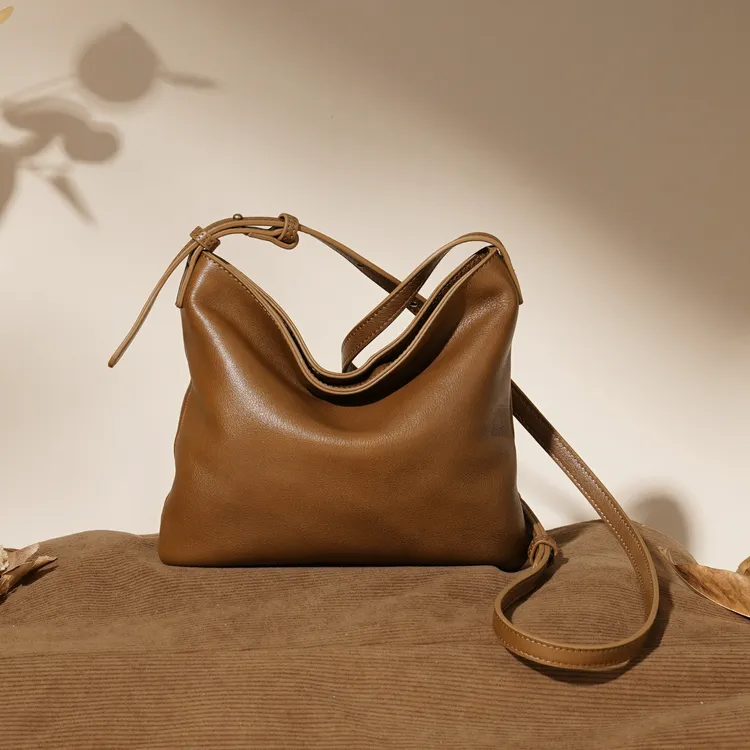 岩牛2025新款斜挎方包复古简约百搭小众单肩肩包YN3624