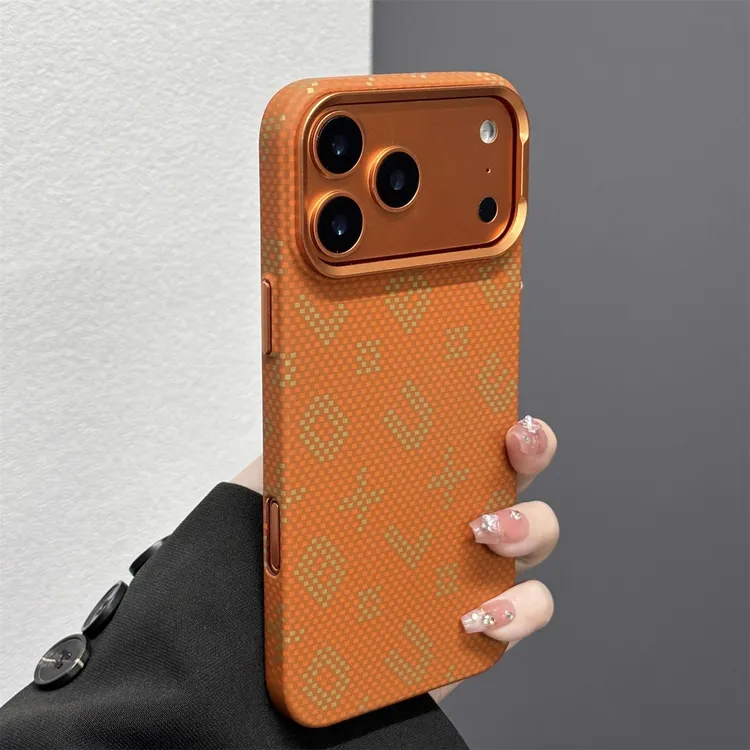 适用苹果17Promax手机壳鎏金密码iPhone16保护15磁吸14碳纤维纹