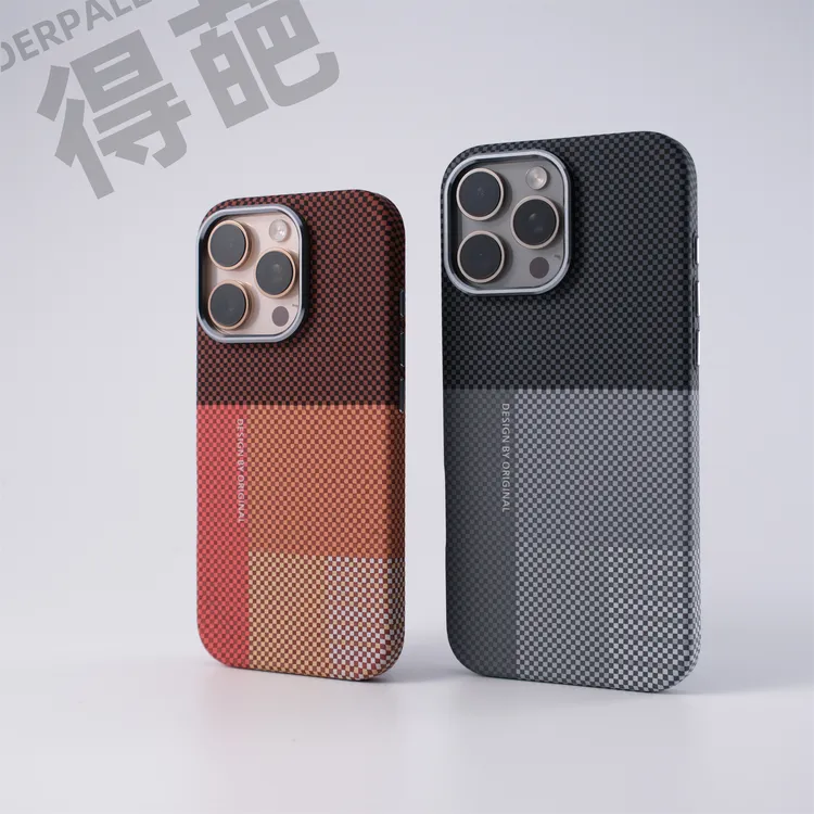 得葩碳纤纹方格撞色苹果17promax磁吸手机壳iphone16软边防摔套15
