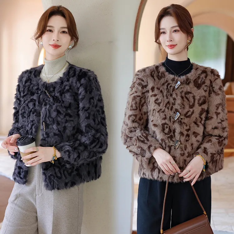 高档女装妈妈装皮毛一体保暖女短外套短款毛外套豹纹百搭时尚冬季