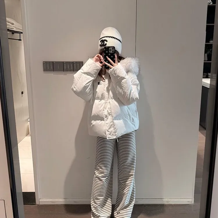 2025冬季新款设计毛茸茸连帽设计印花棉服女学生加厚保暖小众外套