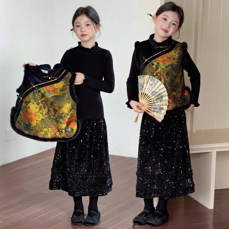 女童新中式套装2025年新款秋冬装中大童中国风黑金拜年服三件套