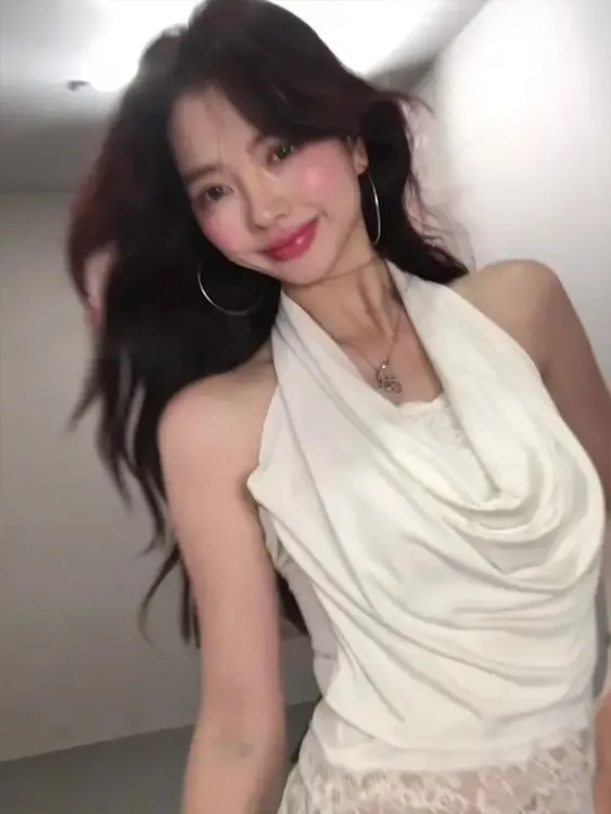 美式气质纯欲荡领蕾丝拼接挂脖背心女夏季新款辣妹露背显瘦上衣潮