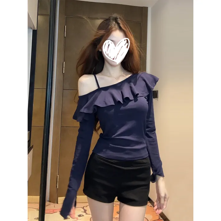 2025早秋新款韩版荷叶边斜领露肩长袖T恤女设计感修身显瘦打底衫