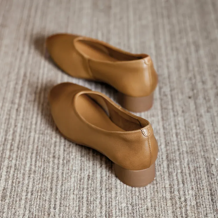 头层牛皮复古粗跟奶奶鞋小皮鞋2025秋季新款女鞋气质百搭浅口单鞋