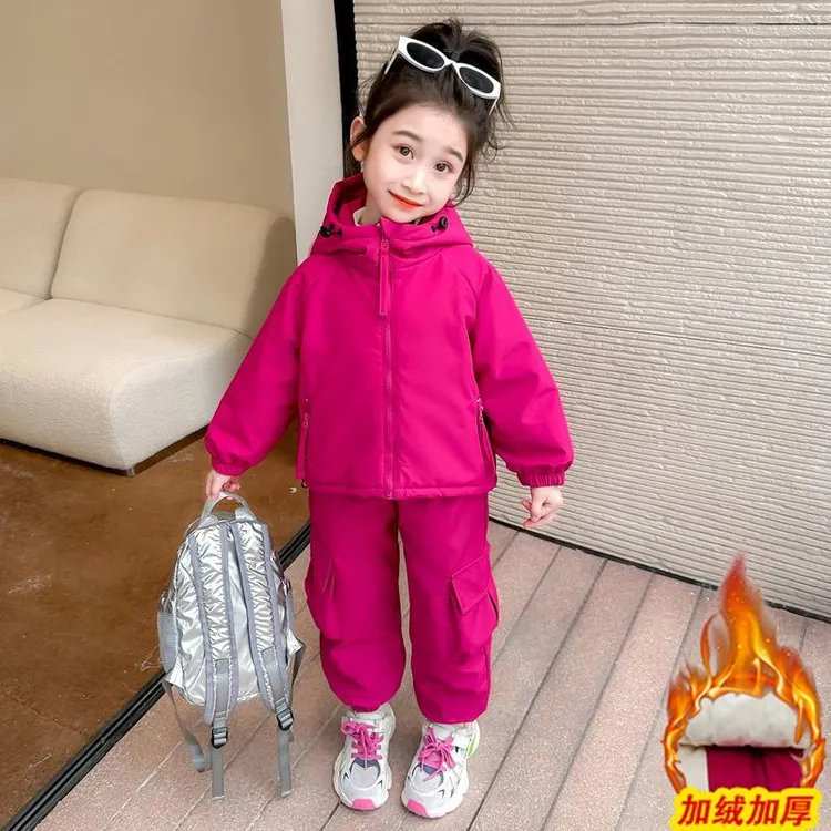 女童加绒加厚套装秋冬季2025新款洋气儿童加绒冲锋衣女宝宝两件套