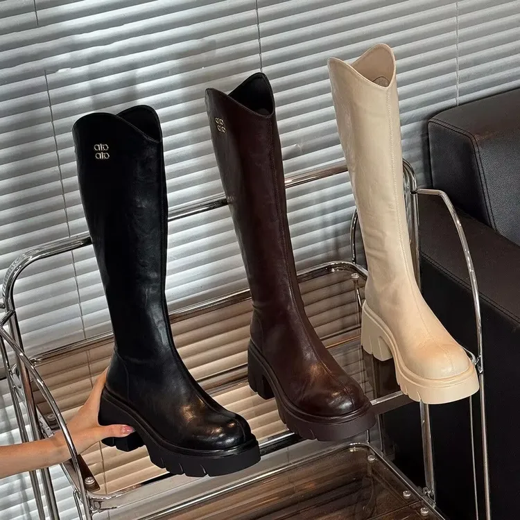 卓诗尼芙妮松糕粗跟V口高跟长筒靴2025新款秋增高不过膝长骑士靴
