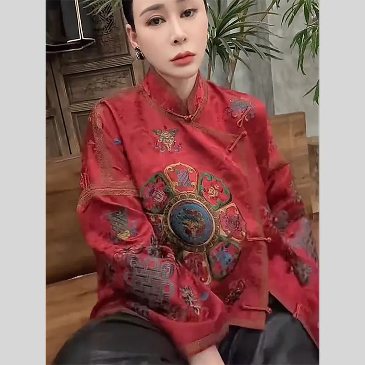 新中式国风巨好看的初冬刺绣外套2025秋冬新款今年流行爆款上衣女