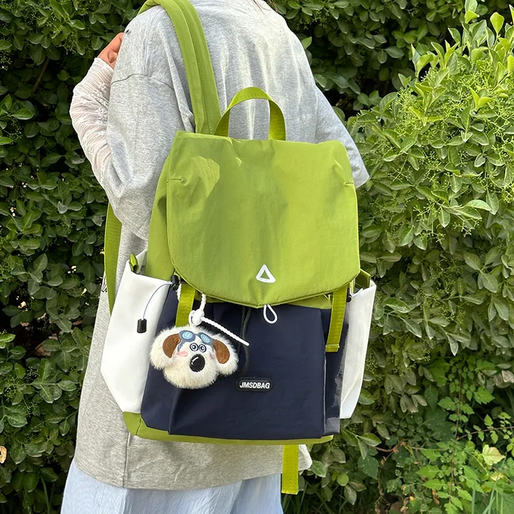 韩系ins小众轻便旅游双肩包女生初中高中学生书包大容量电脑背包