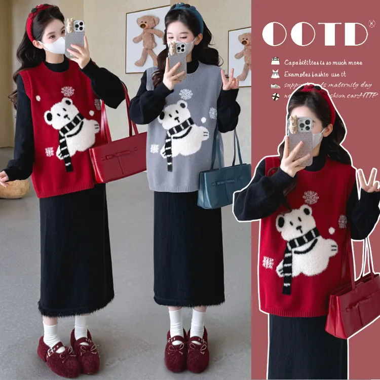 2025孕妇装冬季新款韩版时尚外穿减龄雪人红色马甲流苏连衣裙套装
