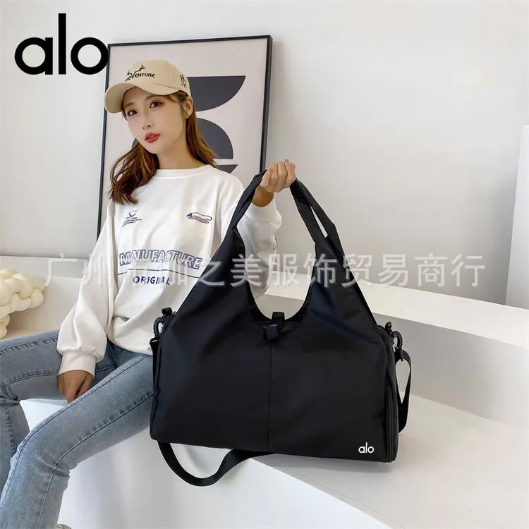 高级洋气衣服女纯欲慵懒风女装甜美可爱风格衣服时尚健身包户外