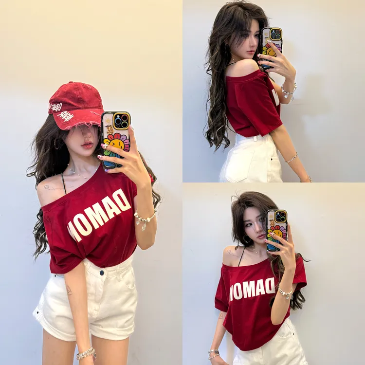 斜肩宽松字母短袖T恤