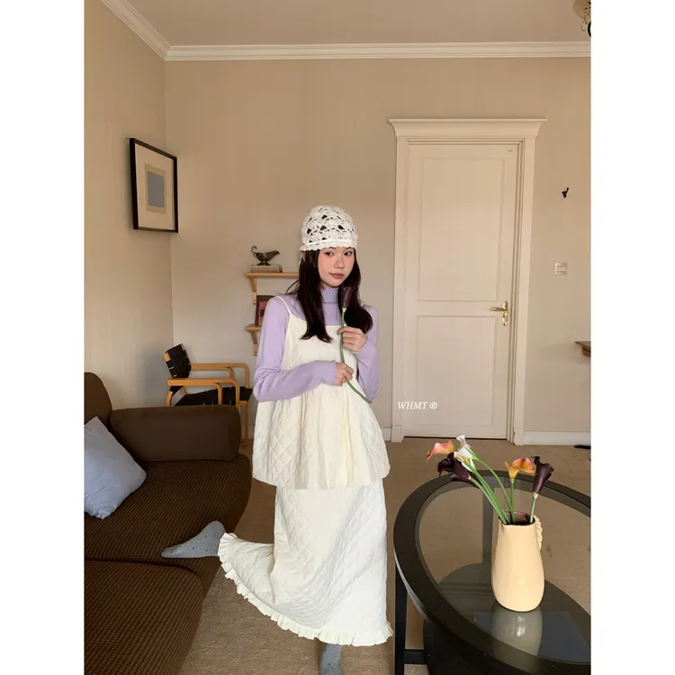 RS.WHMT-系ins简约系带夹棉菱格吊带背心+木耳边半身裙套装Q1601