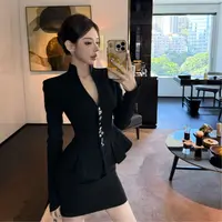 粉红PINK丨“时尚真谛”设计感金扣早秋气质修身外套FH25C3C3086