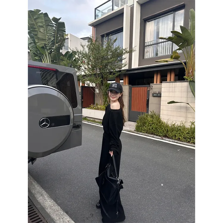 2025秋季新款时尚套装露肩气质显瘦长袖运动气质休闲黑色两件套