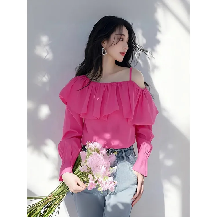 今年流行的超好看独特漂亮小衫玫红色一字露肩荷叶边宽松衬衫女春