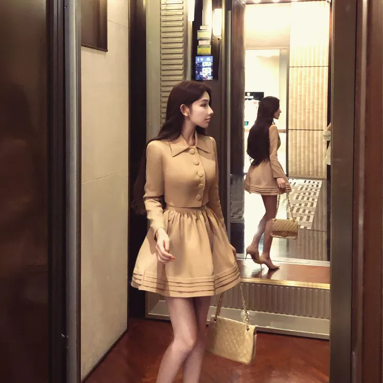 WW原创「温莎小姐」显瘦气质轻奢时尚小众百搭设计感上衣半裙套装