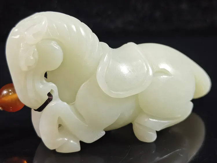 天然和田玉马到成功摆件手把件120克83*48*25mm