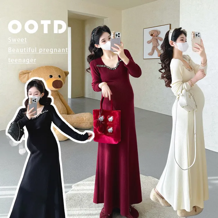2025新款秋冬厚款孕妇显瘦气质针织钉珠连衣裙孕妇拜年连衣裙打底
