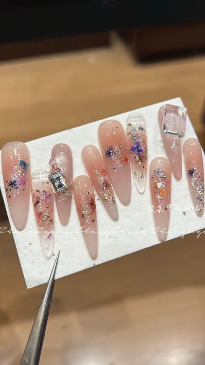 （张张周年庆专属）林间秘镜爆款干花闪粉美甲亮片极光幻彩玻璃碎片