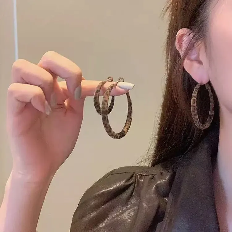 铜合金布艺耳饰 大耳圈耳饰豹纹夸张耳环女新款小众首饰高级感