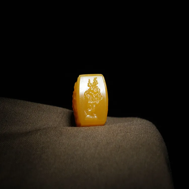 天然缅甸黄玉梅兰竹菊四君子配珠 尺寸15×14.5/15.3mm6.22g