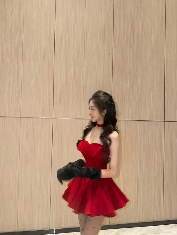 【呛口小辣椒】法式秋季无袖甜辣风吊带红色女款连衣裙