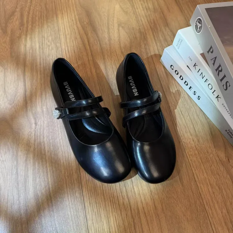 2025新款真皮方圆头时尚百搭浅口复古软底鞋子女ins潮牌百搭8956