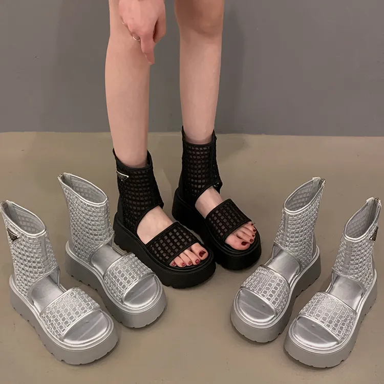 贾不假凉鞋女款2025新款夏季流行复古百搭透气厚底增高罗马凉靴子