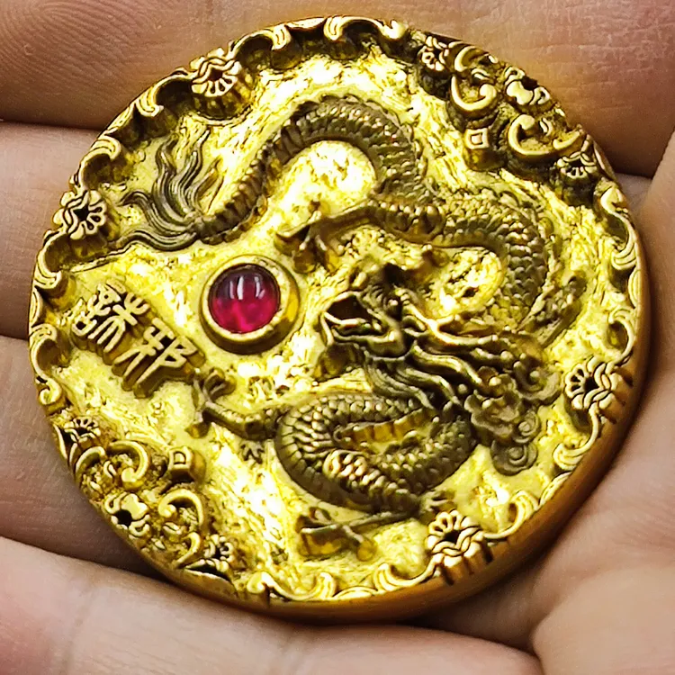 合金吊坠 北欧金青龙金属浮雕背面阳刻六字大明咒手把件小件饰品