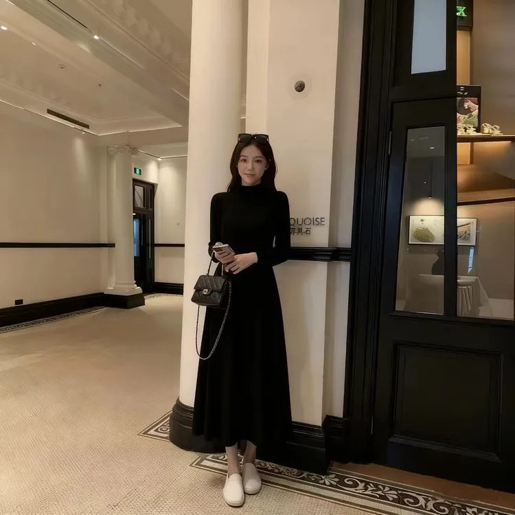 【现货+送运费险】半高领女秋冬季宽松休闲显瘦长款百搭打底连衣裙