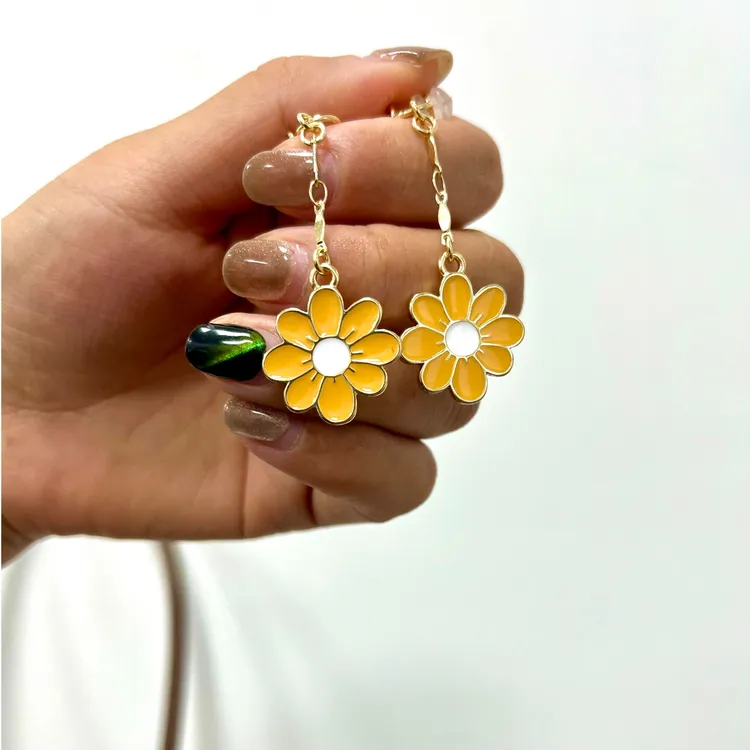 合金耳饰 少女感小雏菊无耳洞耳夹秋冬款女学生党耳饰潮女氛围感