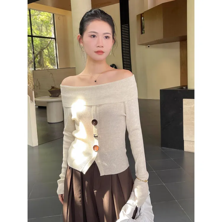 杏色针织打底衫女2025新款春秋长袖外穿毛衣一字肩上衣露肩高级感