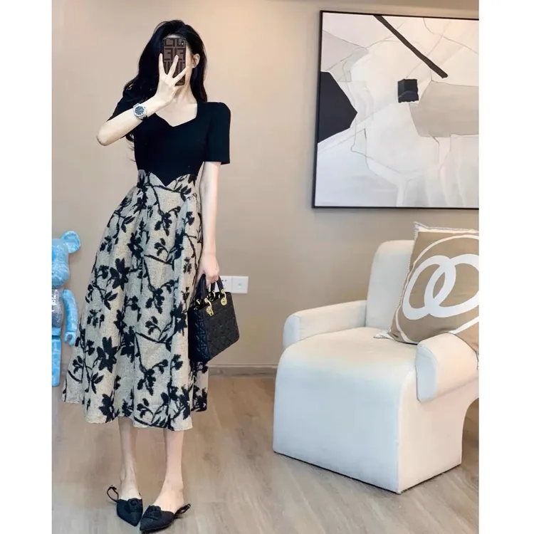 赫本风时尚连衣裙女夏季2025新款法式复古修身显瘦高级感气质长裙