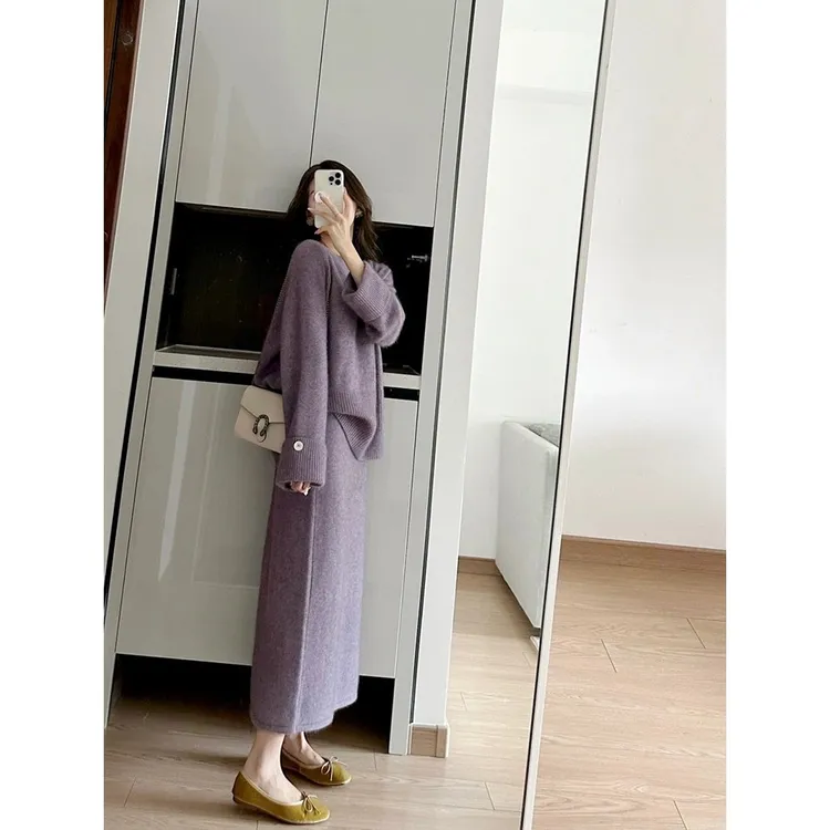 毛衣女款爆款2025新款冬装奢华感小香风紫色针织衫半身裙两件套装
