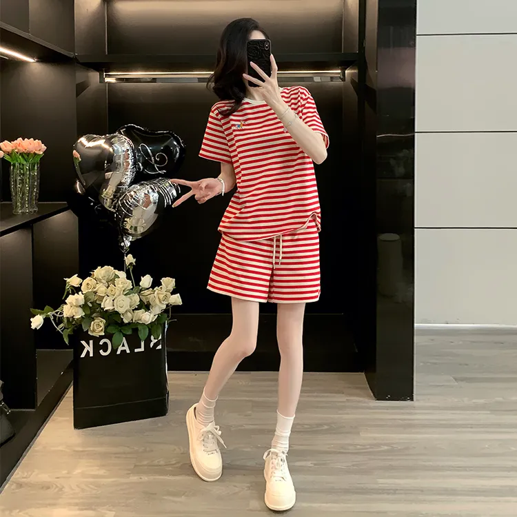 夏季新款时尚休闲运动套装女宽松显瘦减龄短袖t恤短裤两件套