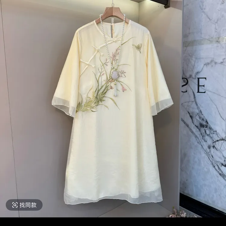 夏季大码女装新款重工刺绣复古盘扣高贵优雅气质国风连衣裙