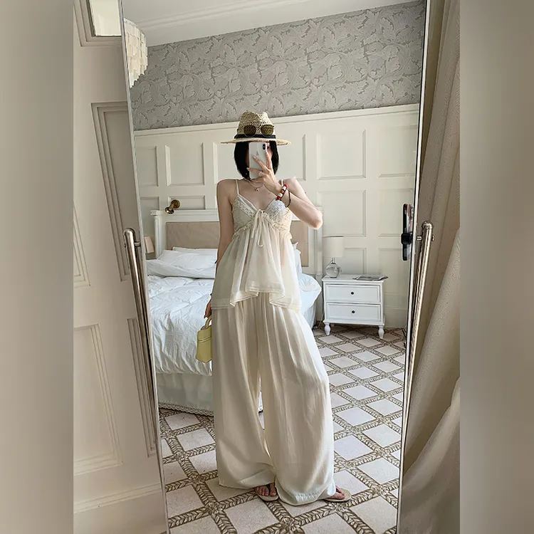 十三粥 花影漫 法式蕾丝V领吊带背心女夏减龄温柔风收腰修身上衣