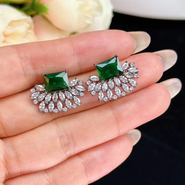 铜合金耳饰 A108 绿色夏天色彩气质法式风优雅高级感耳钉耳环