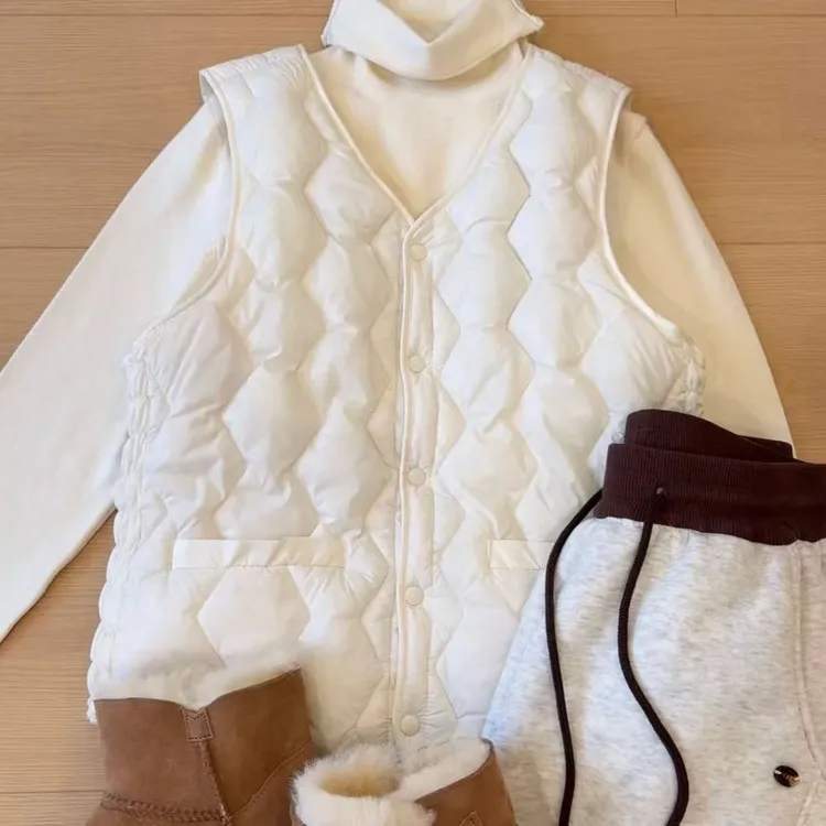 三明治穿搭保暖马甲秋冬加厚韩版加绒加厚冬季马夹学院风宽松短款