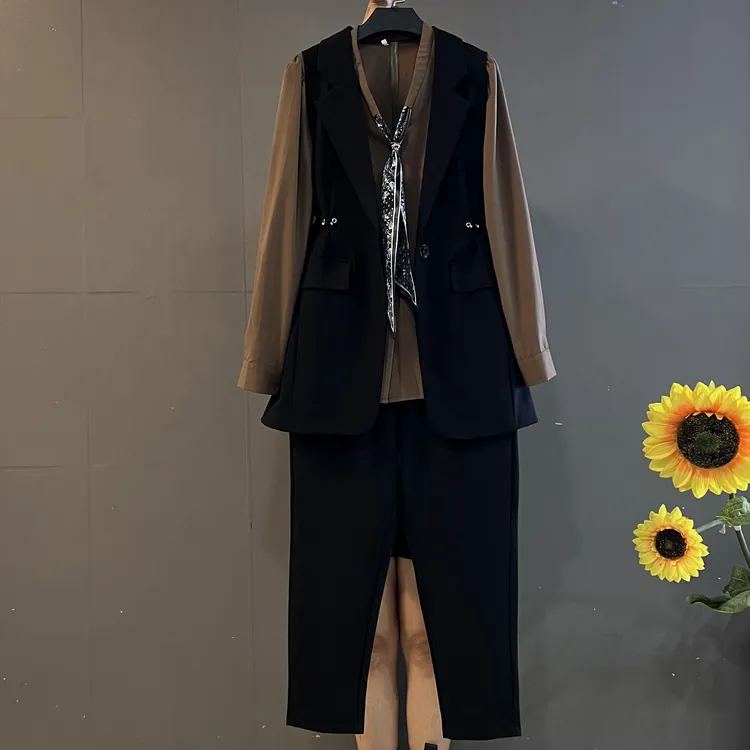 早秋新款高级感时尚西装马甲➕领结飘带衬衫➕哈伦裤气质显瘦三件套