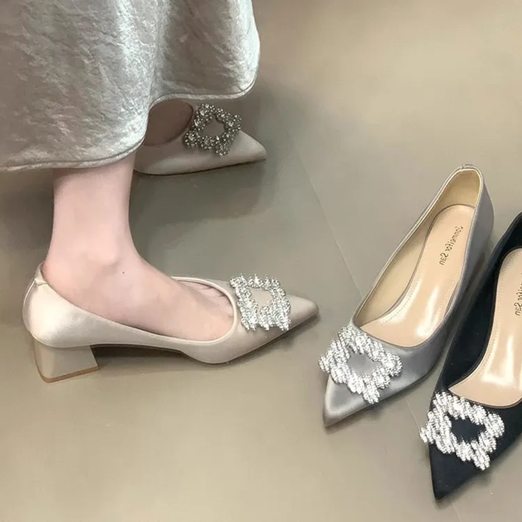 配裙子绒粗跟女2025春秋百搭OL通勤尖头方扣水钻高跟单鞋婚鞋
