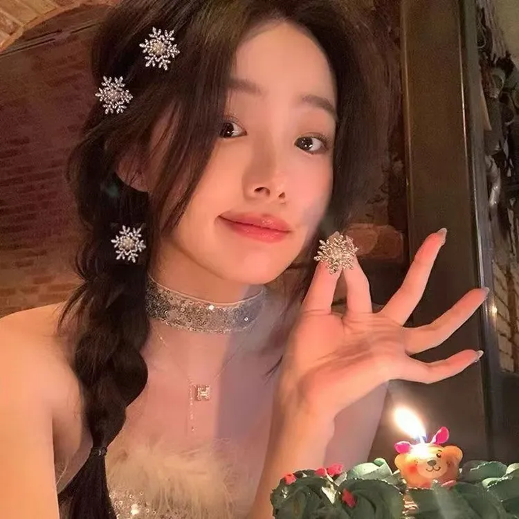 银色雪花发夹女高级感秋冬侧边刘海夹发饰鸭嘴夹冬季发卡夹子头饰