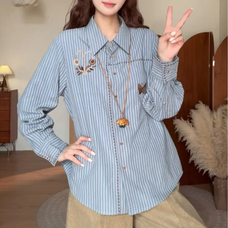 VGVL上衣秋季新款洋气百搭条纹刺绣蝴蝶衬衫女