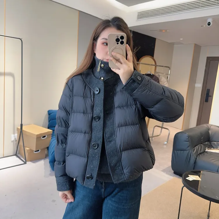 【欧加粒粒】圆领羊毛拼接小香风纽扣时尚90羽绒服 SY25111203